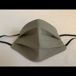 Surgical style mask.